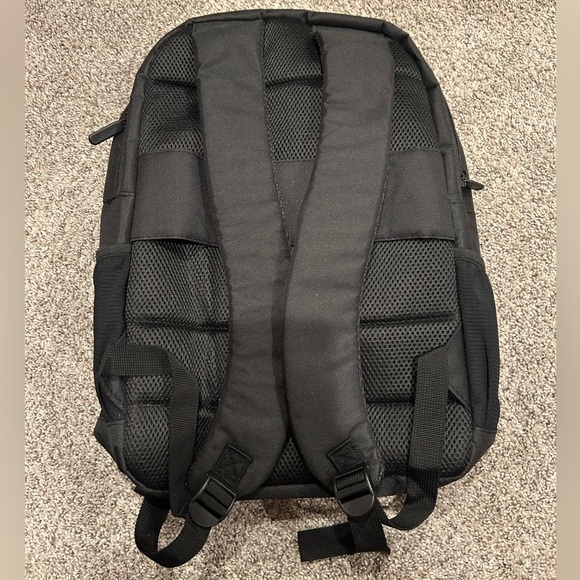 NWOT HP 17.3 Business Backpack - Picture 4 of 6